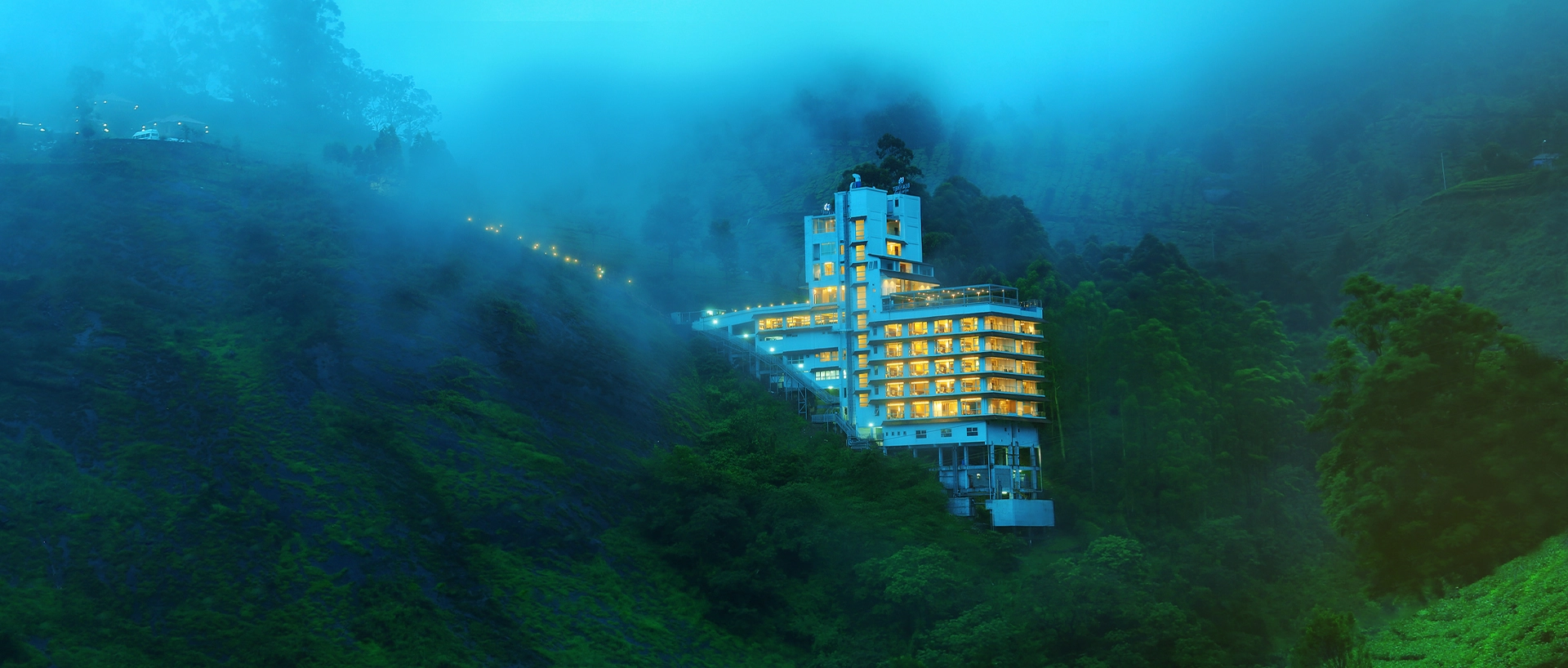 top rated luxury hotels in munnar kerala