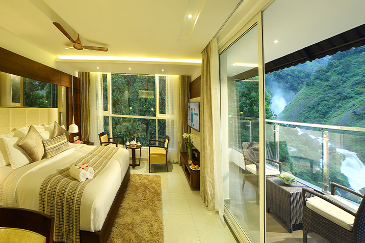 best 5 star resorts in munnar